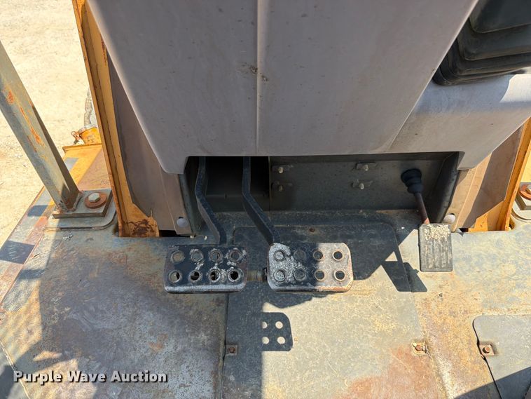 image for item EX2580 2002 Case 570 MXT industrial tractor