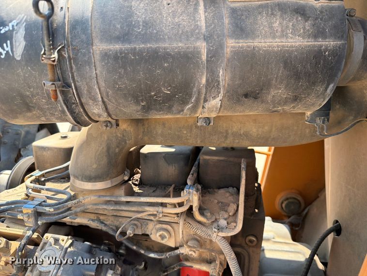 image for item EX2580 2002 Case 570 MXT industrial tractor