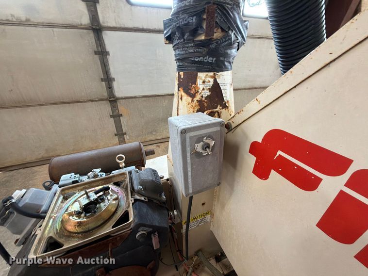 image for item EX2587 Finn B40 straw blower