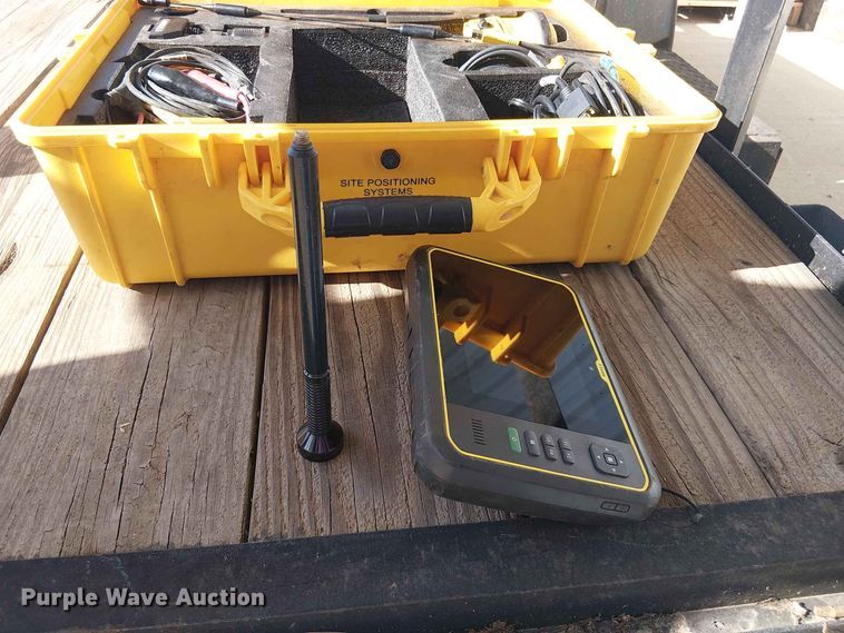 image for item EX3016 Trimble survey equipment