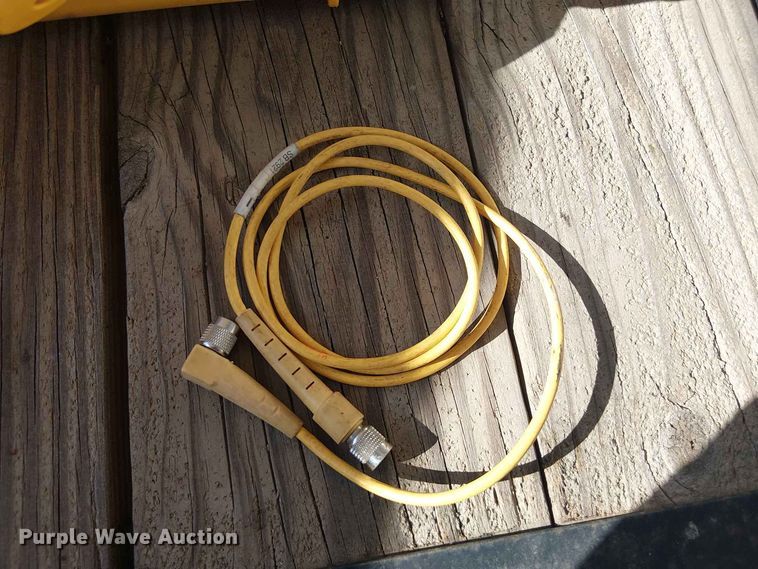 image for item EX3016 Trimble survey equipment