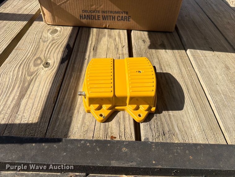 image for item EX3017 Trimble GPS
