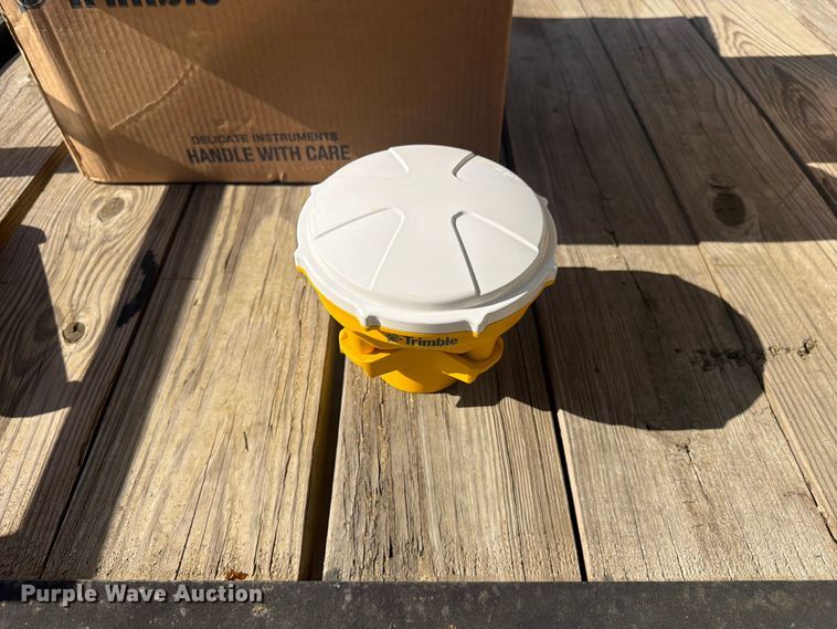 image for item EX3017 Trimble GPS