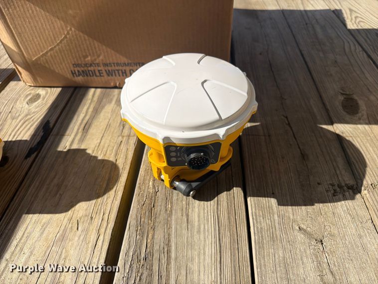 image for item EX3017 Trimble GPS