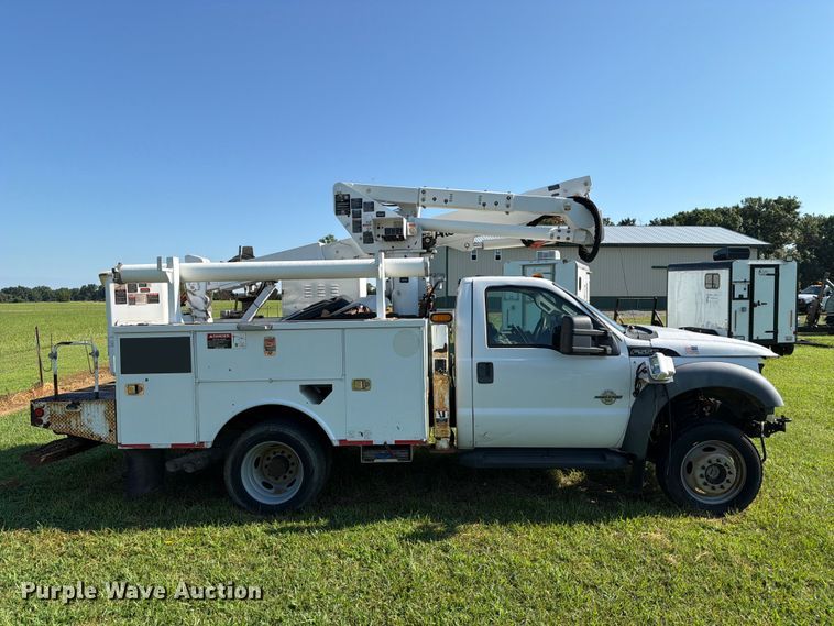 image for item EX4039 2011 Ford F-550 bucket truck