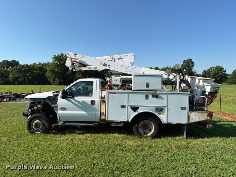 image for item EX4039 2011 Ford F-550 bucket truck