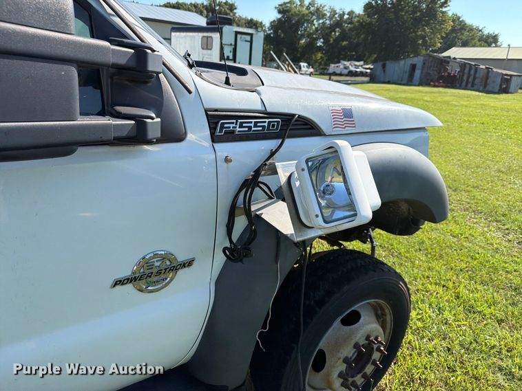 image for item EX4039 2011 Ford F-550 bucket truck