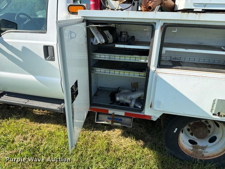 image for item EX4039 2011 Ford F-550 bucket truck