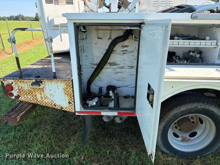 image for item EX4039 2011 Ford F-550 bucket truck