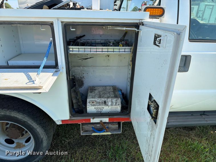 image for item EX4039 2011 Ford F-550 bucket truck