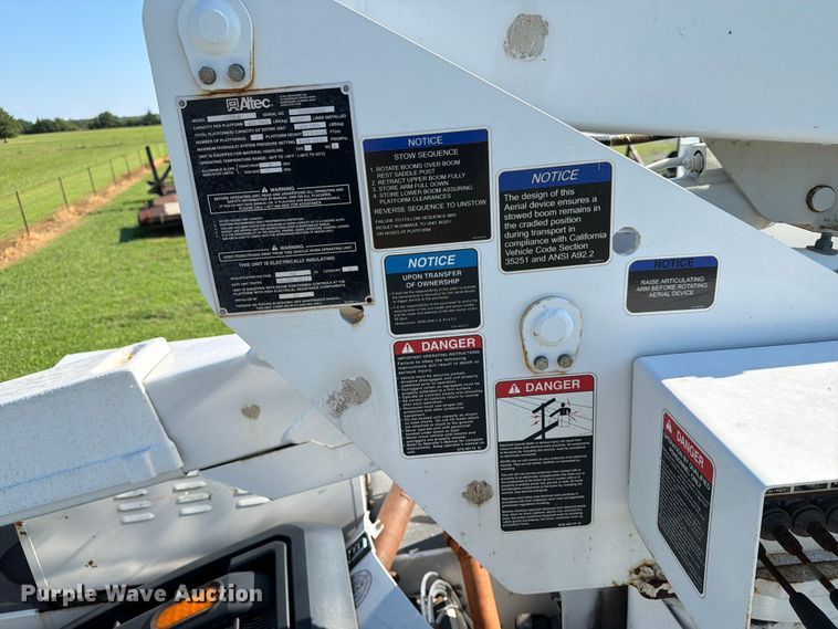 image for item EX4039 2011 Ford F-550 bucket truck