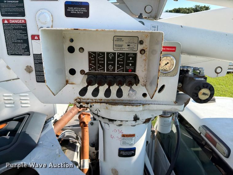 image for item EX4039 2011 Ford F-550 bucket truck