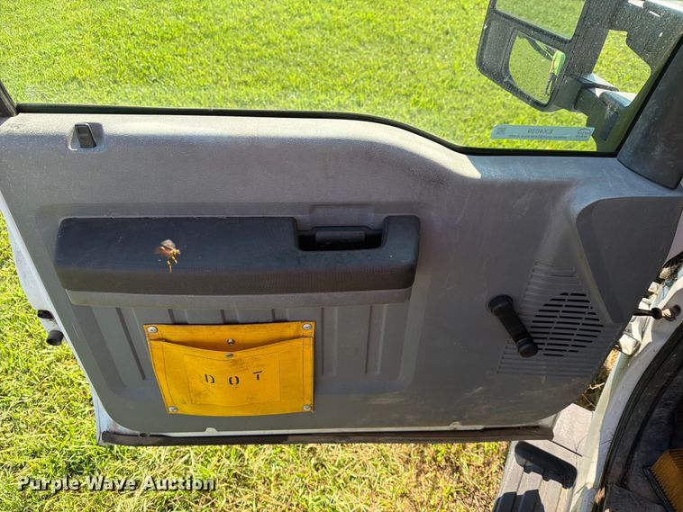 image for item EX4039 2011 Ford F-550 bucket truck