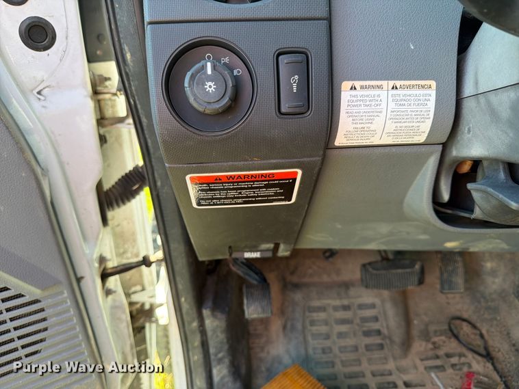 image for item EX4039 2011 Ford F-550 bucket truck