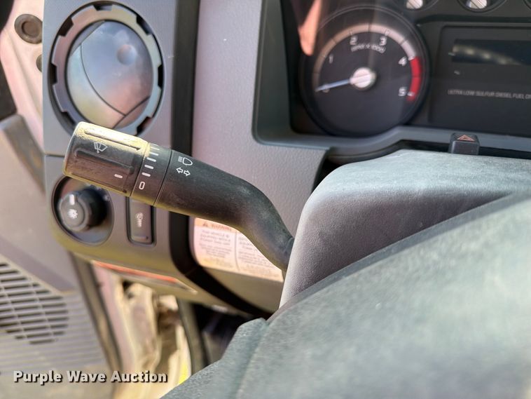 image for item EX4039 2011 Ford F-550 bucket truck