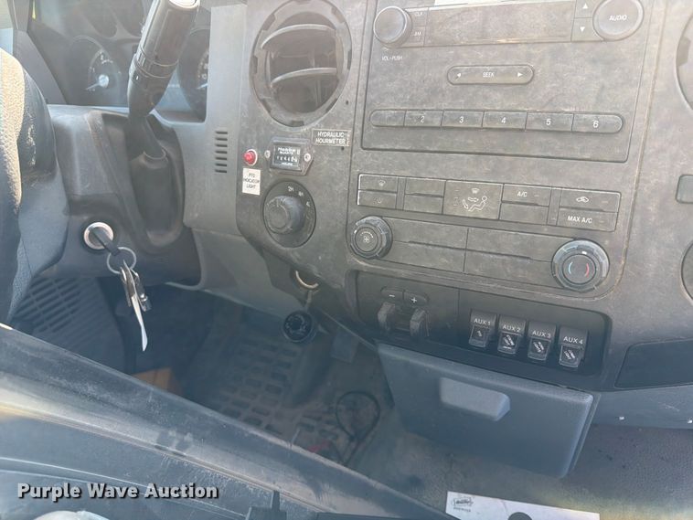 image for item EX4039 2011 Ford F-550 bucket truck