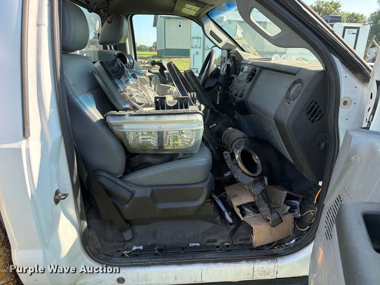 image for item EX4039 2011 Ford F-550 bucket truck