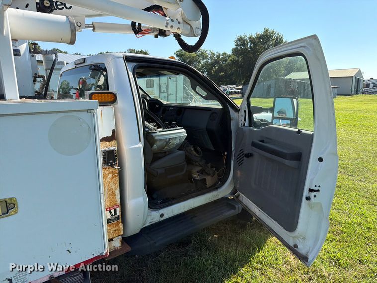 image for item EX4039 2011 Ford F-550 bucket truck