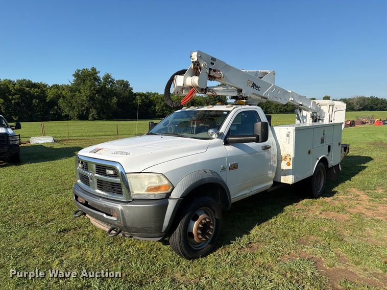 2011 Dodge Ram 5500 bucket truck
