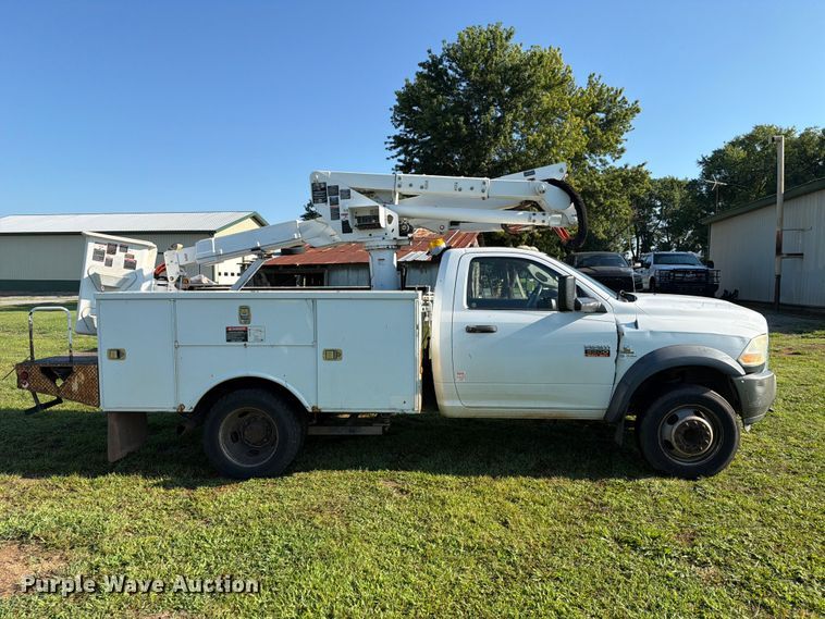 image for item EX4040 2011 Dodge Ram 5500 bucket truck