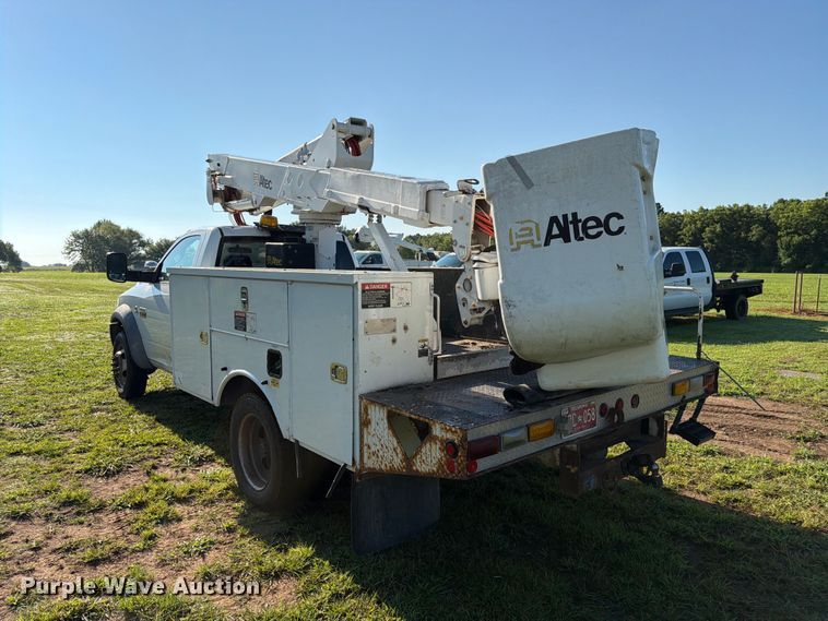 image for item EX4040 2011 Dodge Ram 5500 bucket truck