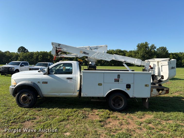 image for item EX4040 2011 Dodge Ram 5500 bucket truck