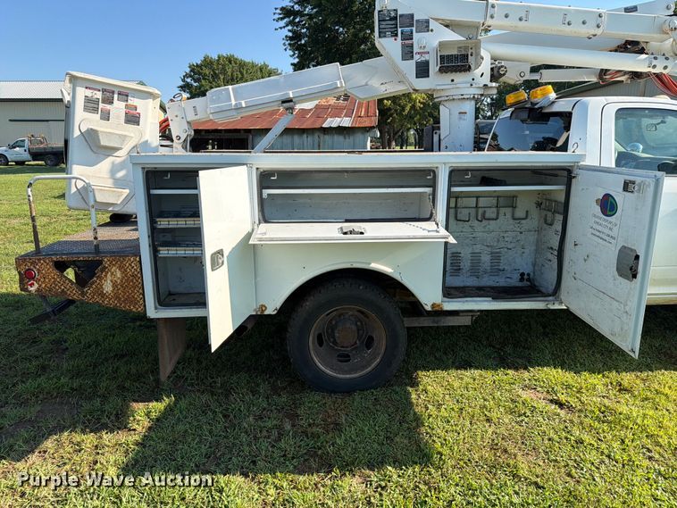 image for item EX4040 2011 Dodge Ram 5500 bucket truck