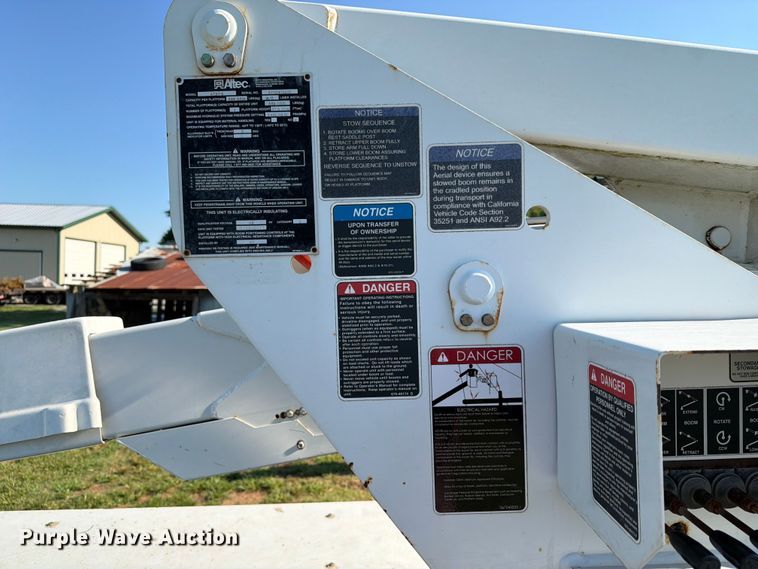 image for item EX4040 2011 Dodge Ram 5500 bucket truck