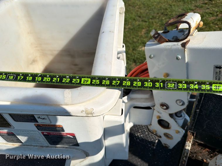 image for item EX4040 2011 Dodge Ram 5500 bucket truck