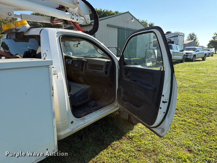 image for item EX4040 2011 Dodge Ram 5500 bucket truck