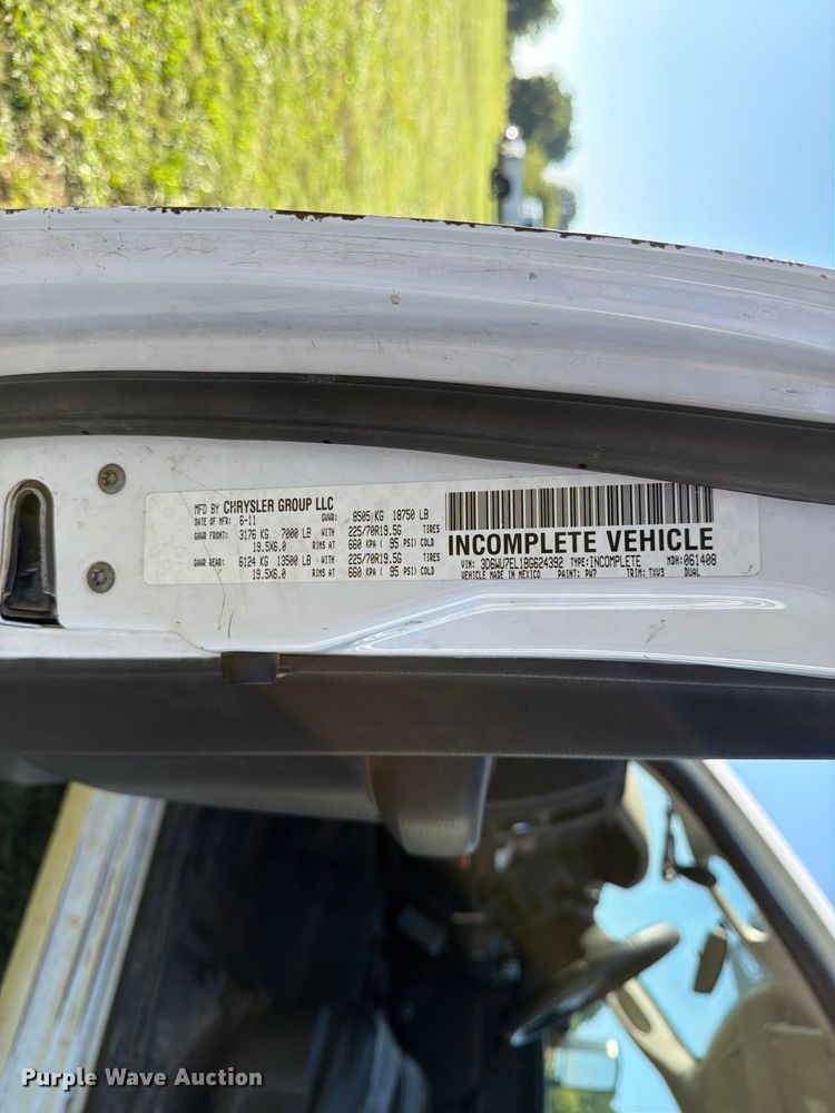 image for item EX4040 2011 Dodge Ram 5500 bucket truck