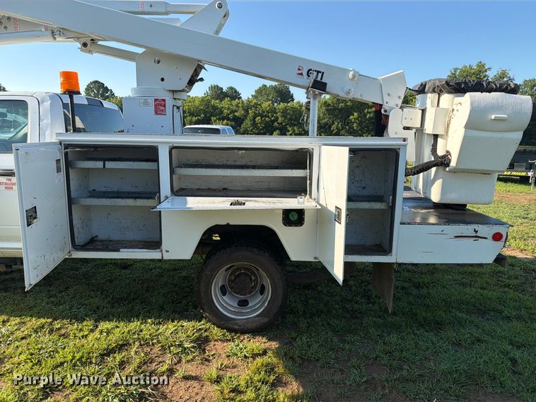 image for item EX4041 2016 RAM 5500 bucket truck