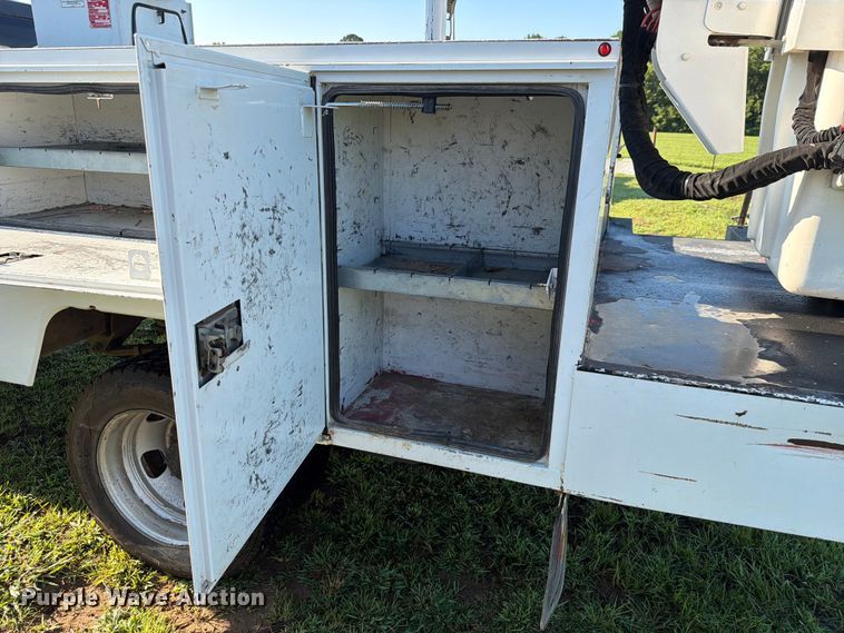 image for item EX4041 2016 RAM 5500 bucket truck