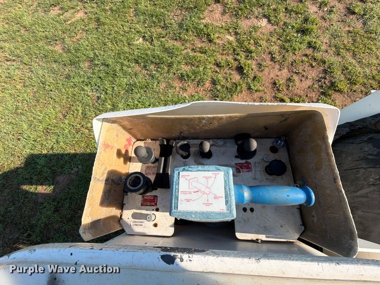 image for item EX4041 2016 RAM 5500 bucket truck