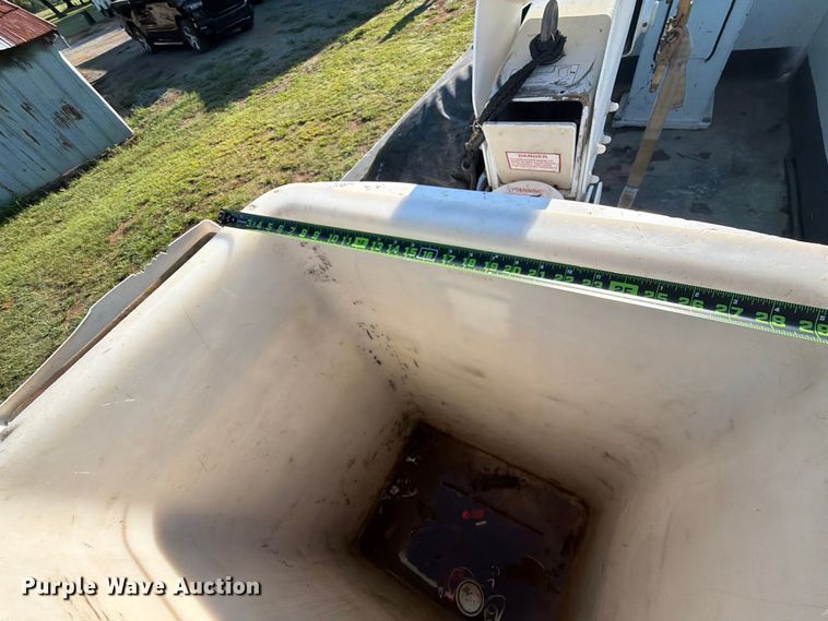 image for item EX4041 2016 RAM 5500 bucket truck