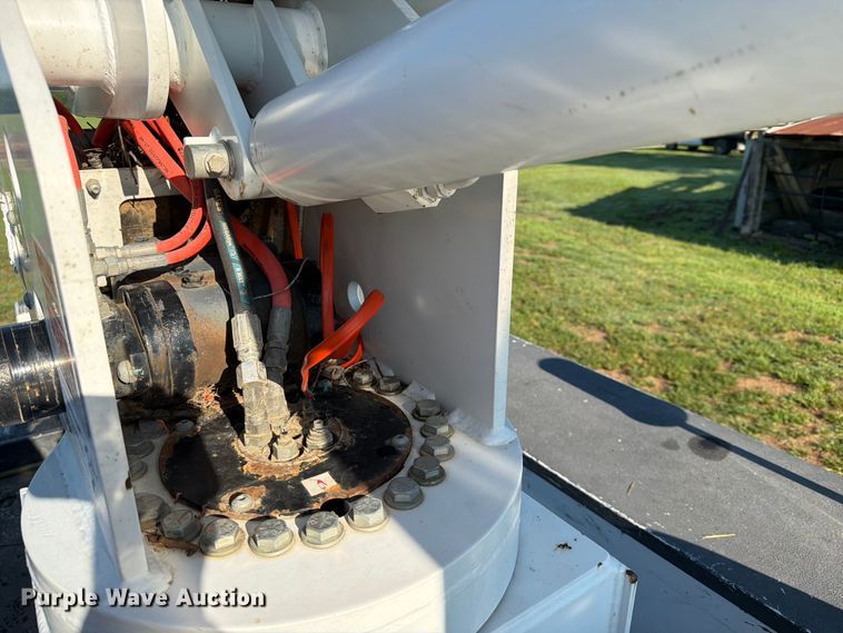 image for item EX4041 2016 RAM 5500 bucket truck