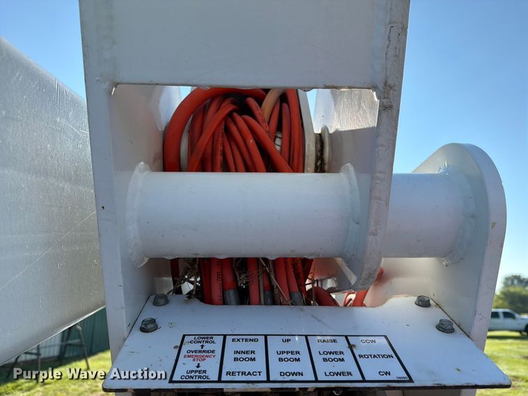 image for item EX4041 2016 RAM 5500 bucket truck