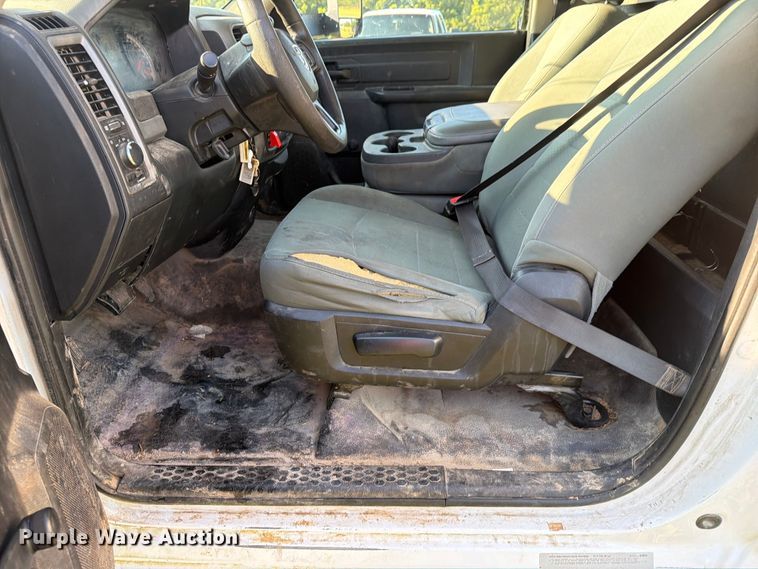 image for item EX4041 2016 RAM 5500 bucket truck