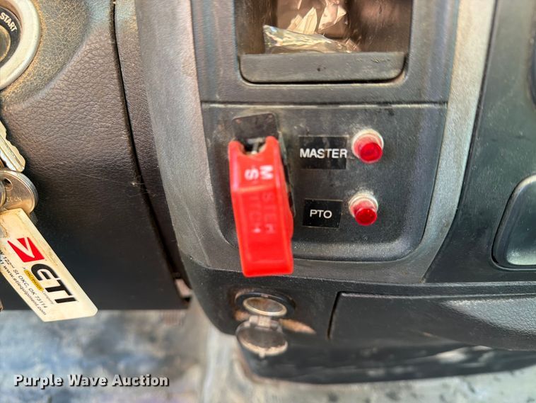 image for item EX4041 2016 RAM 5500 bucket truck
