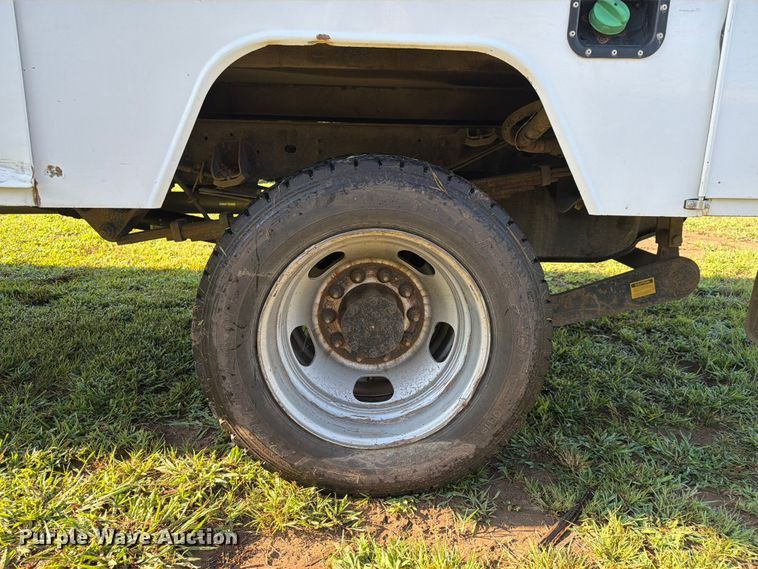 image for item EX4041 2016 RAM 5500 bucket truck