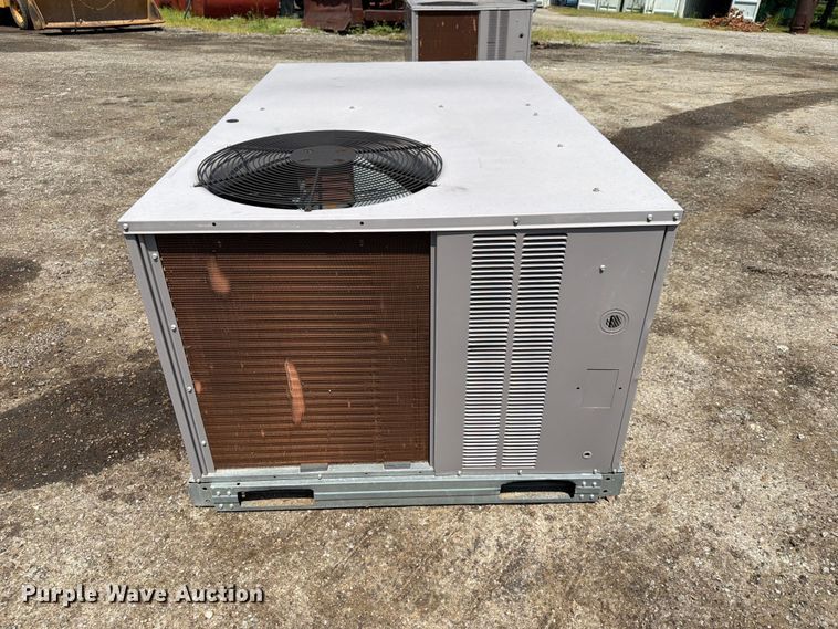 image for item EX4051 Carrier 50TFQ004--D601GA heat pump