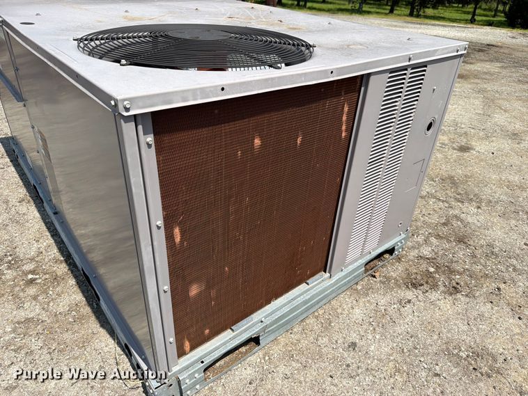 image for item EX4052 Carrier 50TFQ004--D681G heat pump