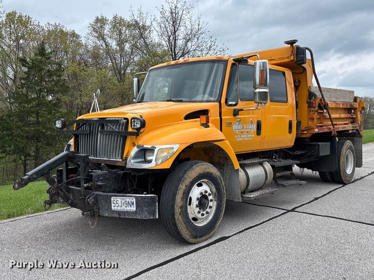 2005 International 7400 Crew Cab dump truck