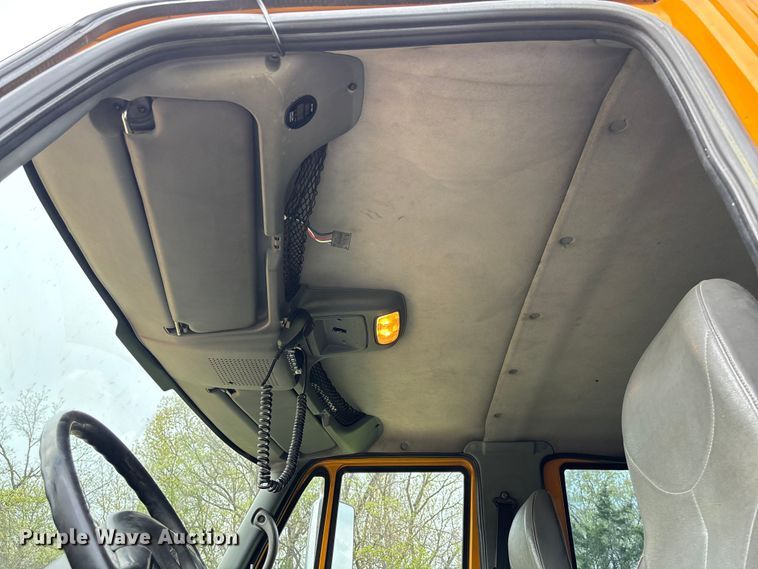 image for item FB3450 2005 International 7400 Crew Cab dump truck