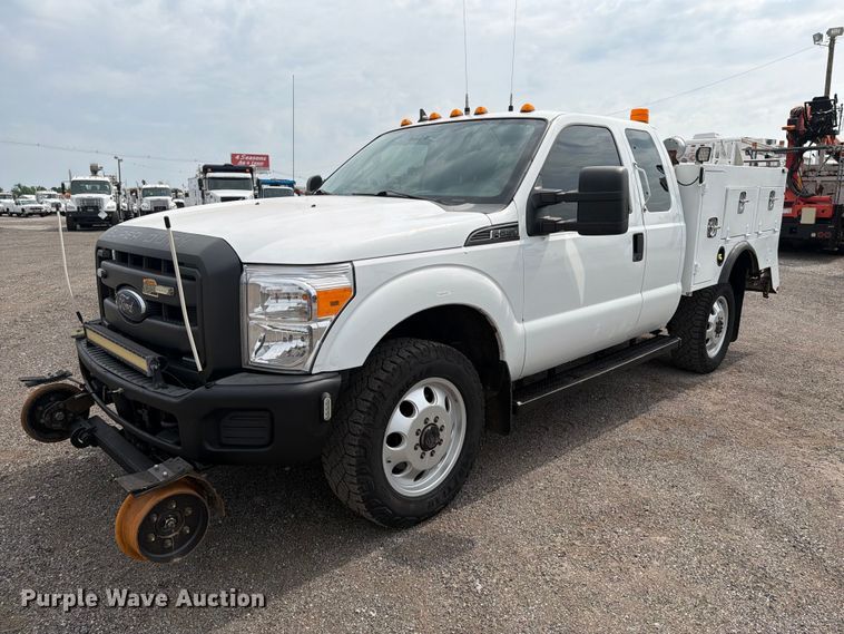 2015 Ford F250 Super Duty Ext. Cab utility bed pickup truck