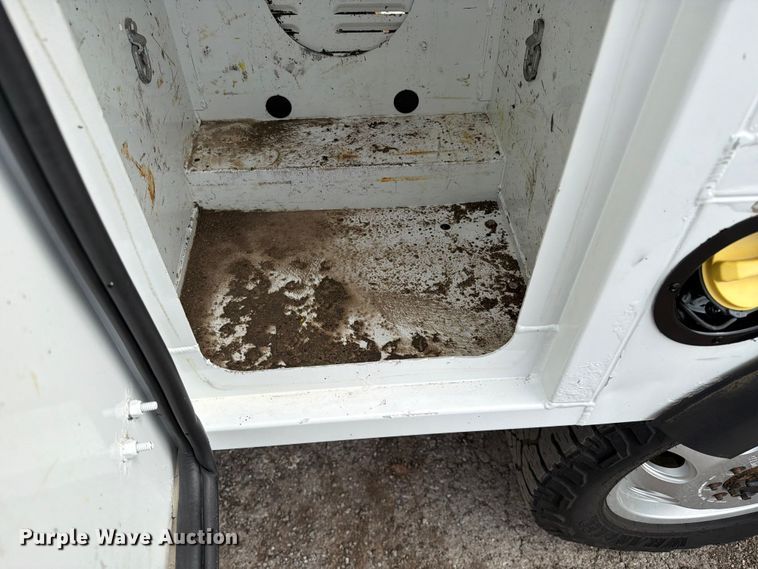 image for item FB4968 2015 Ford F250 Super Duty Ext. Cab utility bed pickup truck