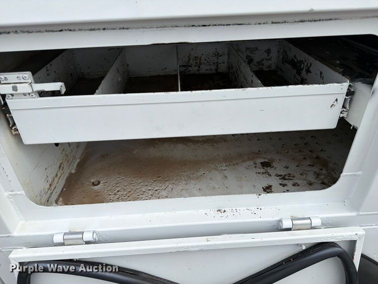 image for item FB4968 2015 Ford F250 Super Duty Ext. Cab utility bed pickup truck