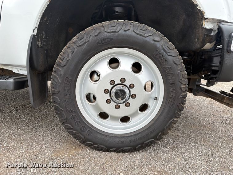 image for item FB4968 2015 Ford F250 Super Duty Ext. Cab utility bed pickup truck