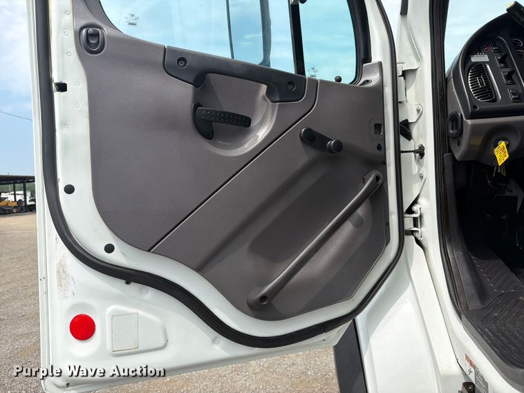image for item FB4969 2012 Freightliner Business Class M2 Crew Cab Service Truck