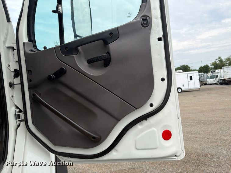 image for item FB4969 2012 Freightliner Business Class M2 Crew Cab Service Truck